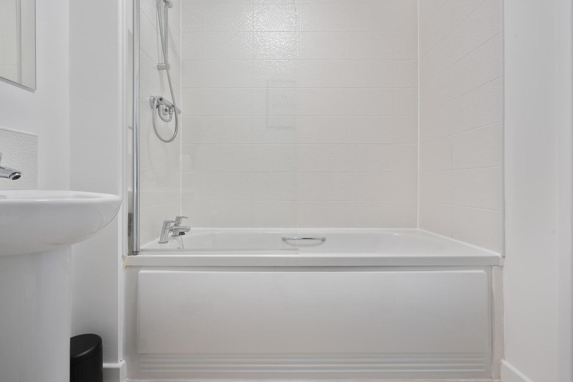 Mersey Way, Spacious 3 Bed Home, Close To Sheffield City Centre & Free Driveway Parking - Perfect For Workers, Groups & Families - Hosted By Stay Host Save Exterior foto