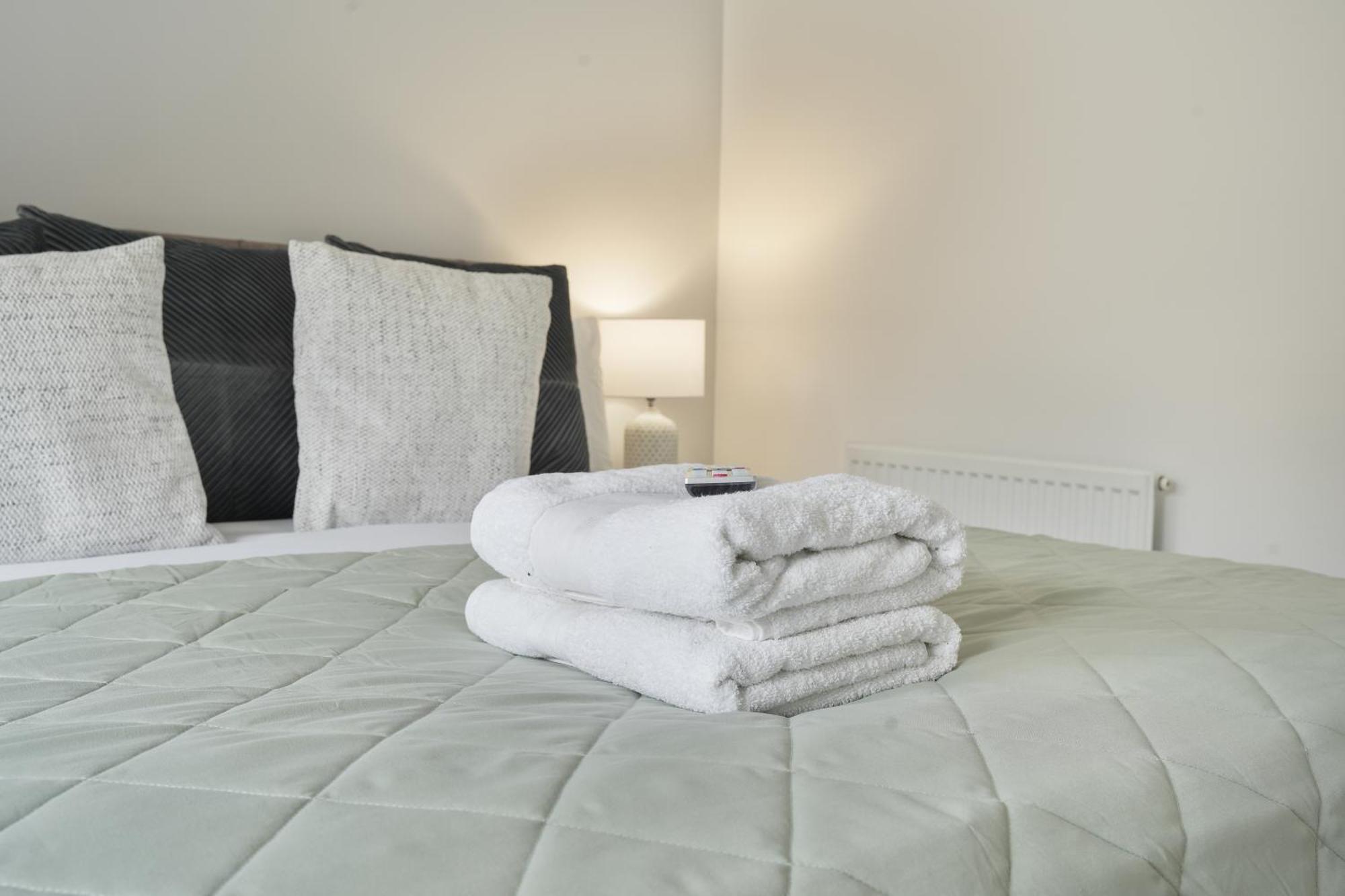 Mersey Way, Spacious 3 Bed Home, Close To Sheffield City Centre & Free Driveway Parking - Perfect For Workers, Groups & Families - Hosted By Stay Host Save Exterior foto